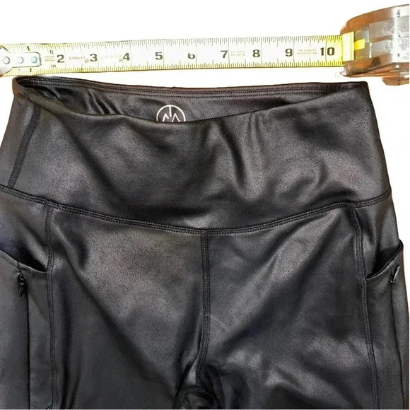 Move Theory Black Athletic Leggings with pockets and ridges Size Small - Picture 8 of 9
